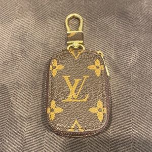 Brown key fob key chain.